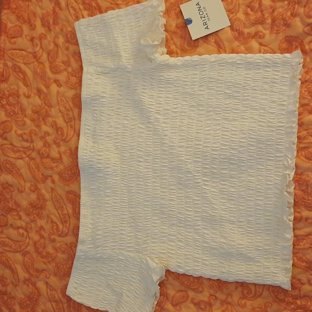 Stretchy crop top/ cream color